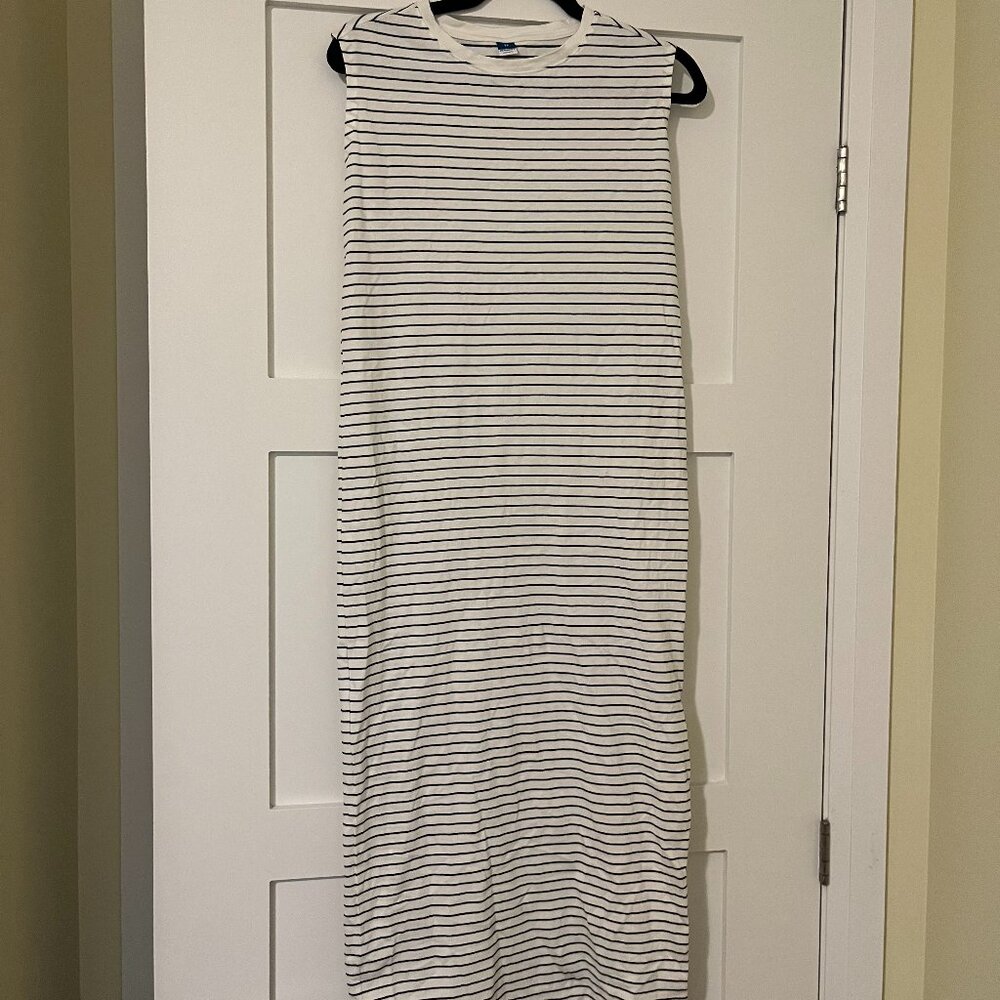 Old Navy White& Navy Stripe Maxi Dress
